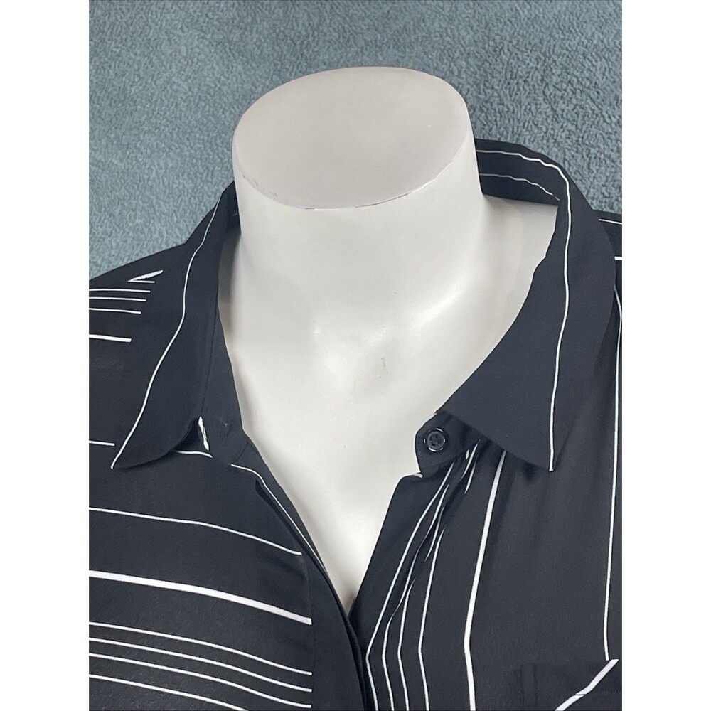 Catherines Women’s Top 2X Striped Oversized Longline Button Front Minimalist - Picture 5 of 10